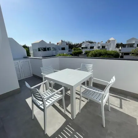 Apartment Izaro Atico De Lujo Cerca De Playa Dorada