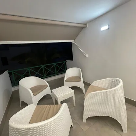 Izaro Atico De Lujo Cerca De Playa Dorada Apartment